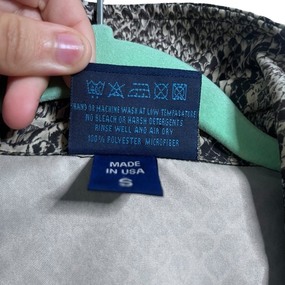 Sunderland Women’s Leopard Long Sleeve High Neck Cinched Bottom WindBreaker sz S - Picture 9 of 10